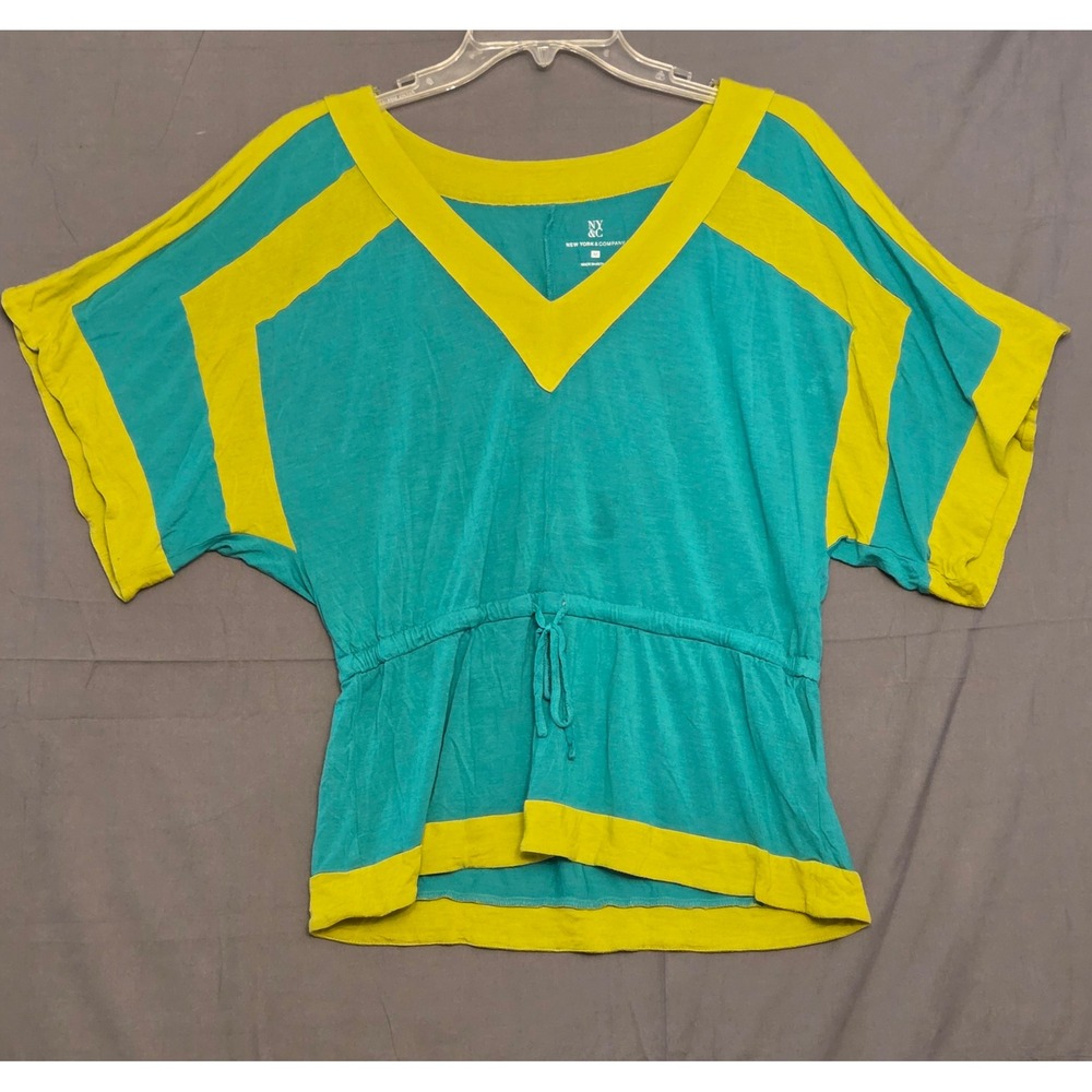 New York & Company Shoulder Cut Out V Neck Tunic Blouse Womens Size Medium Green